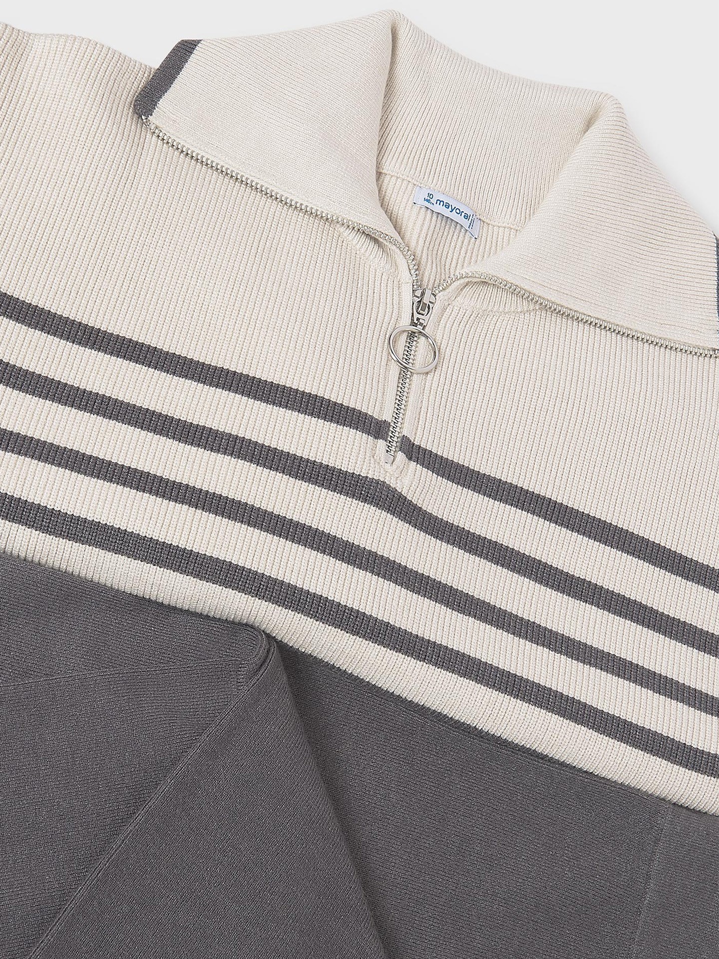 Conjunto de Calças e Camisola