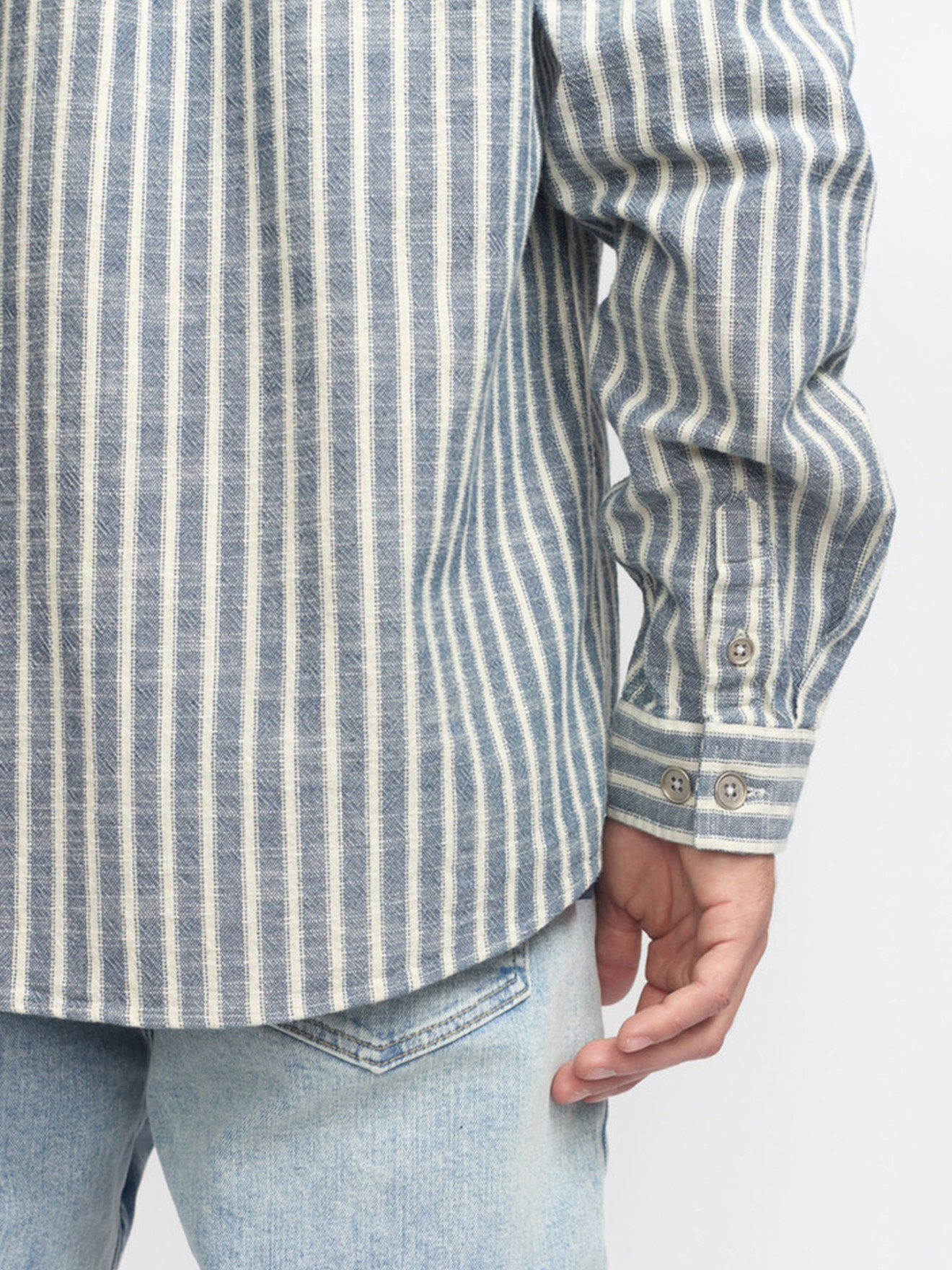 Camisa às Riscas