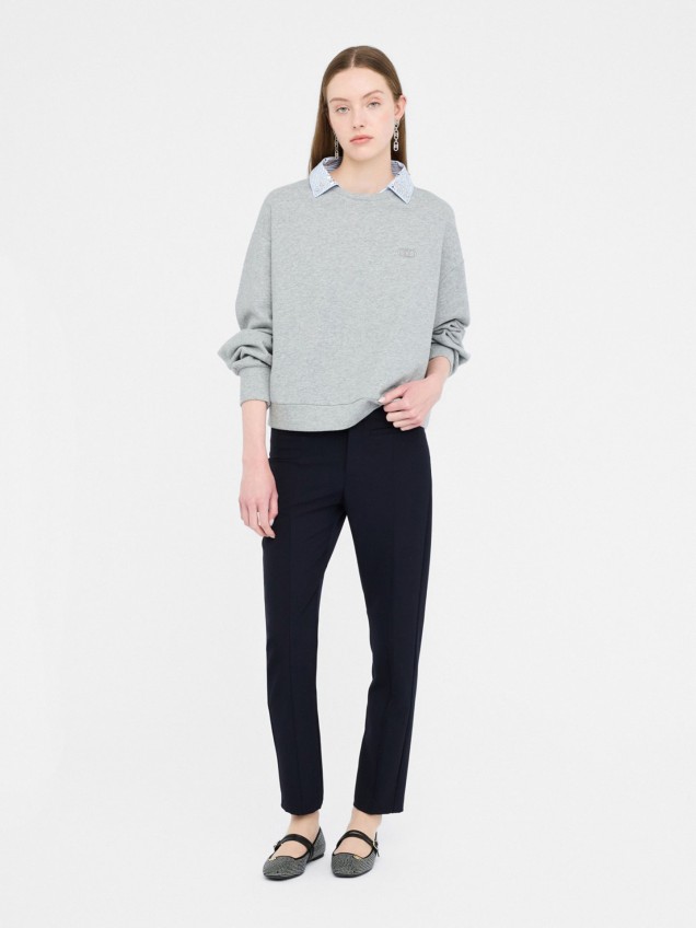 Sweatshirt com Gola Sobreposta