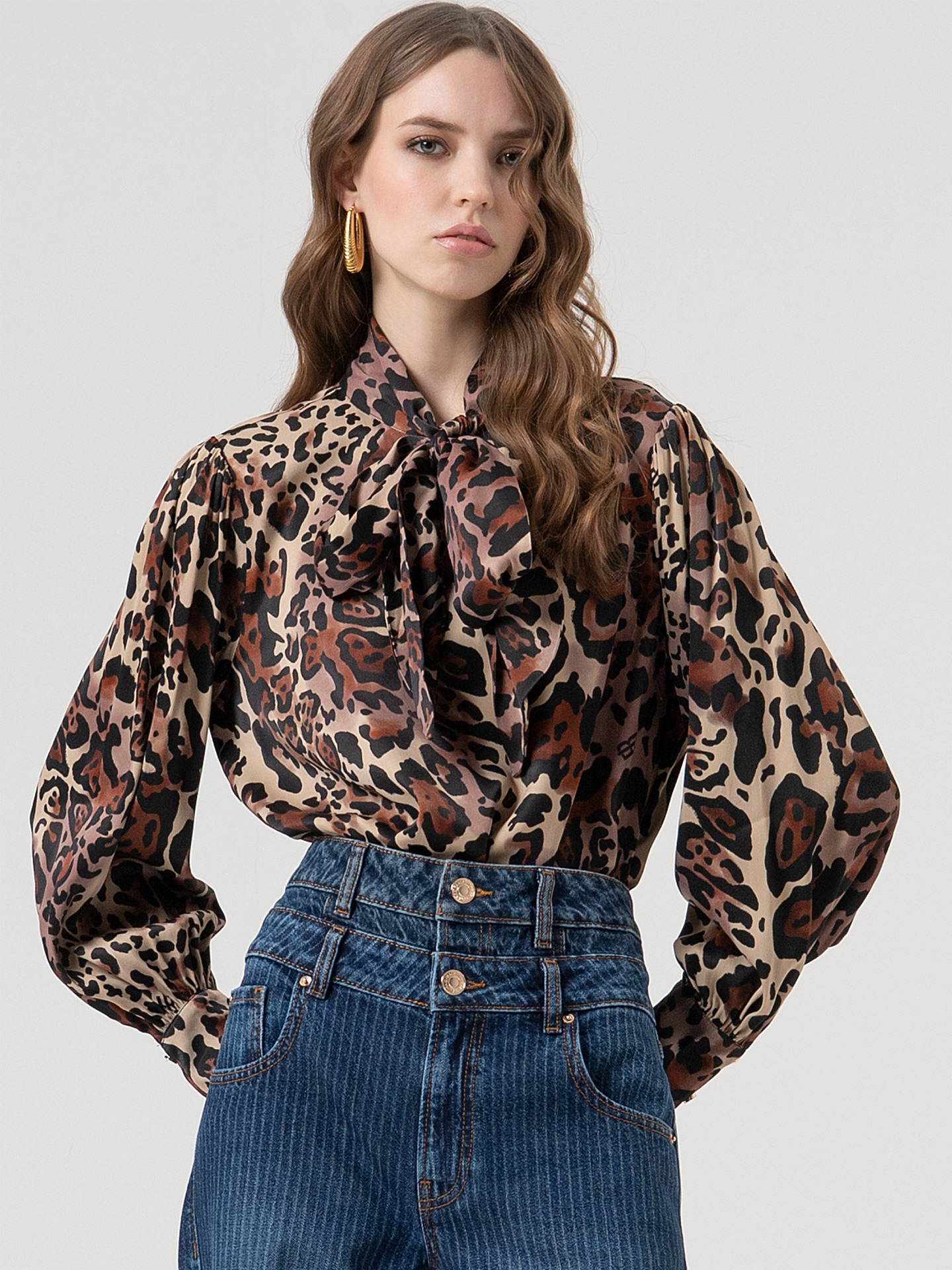 Blusa Animal Print com Laço