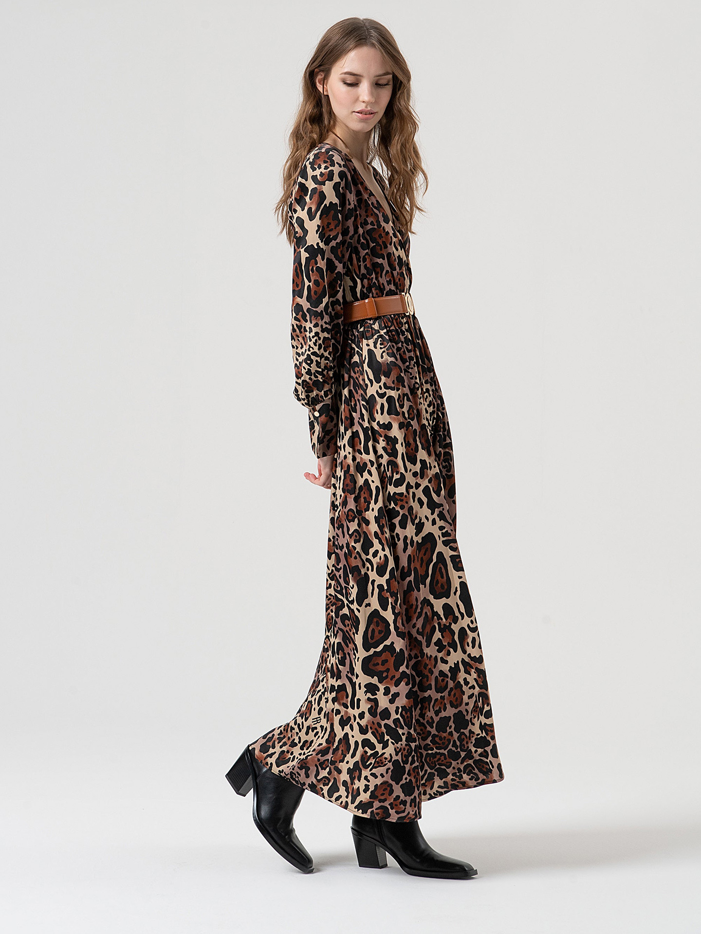 Vestido Comprido Animal Print com Cinto