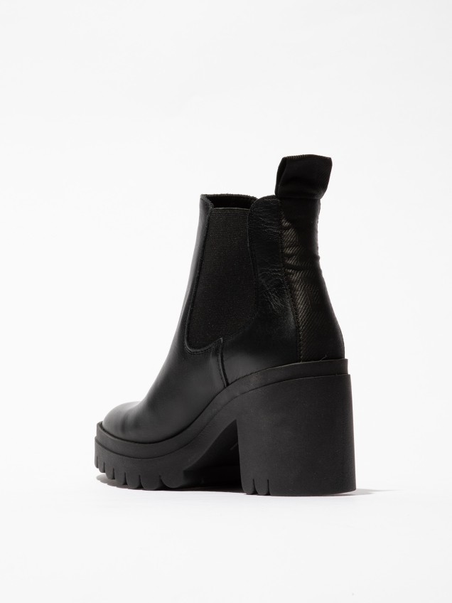 Botas de Couro com Salto