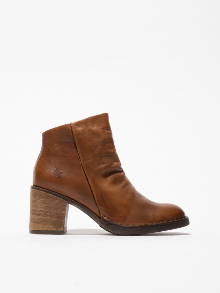 Botas em Pele Cano Baixo