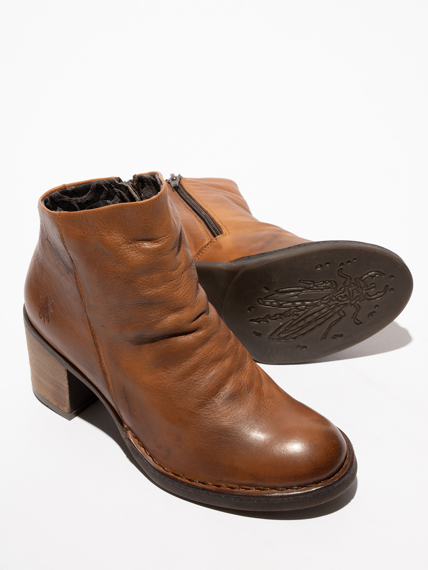 Botas em Pele Cano Baixo