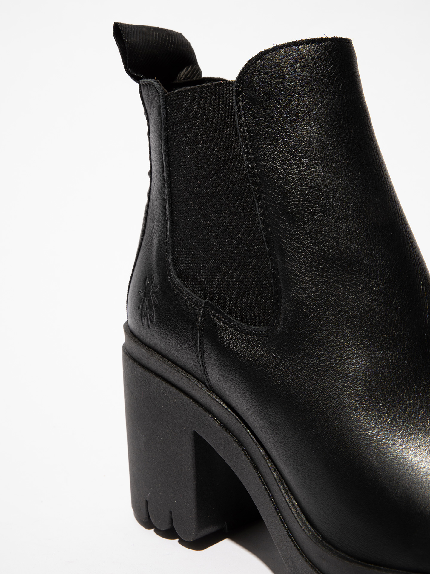 Botas de Couro com Salto