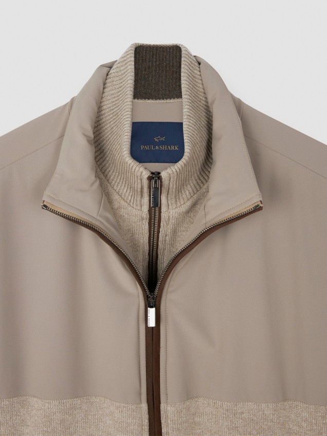 Blusão Combinado com Gola Alta