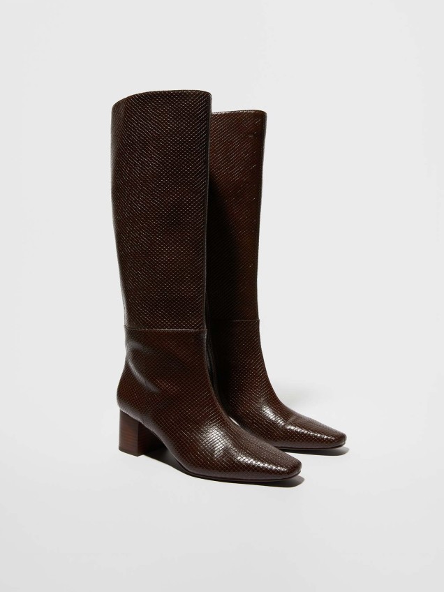 Botas de Cano Alto com Salto