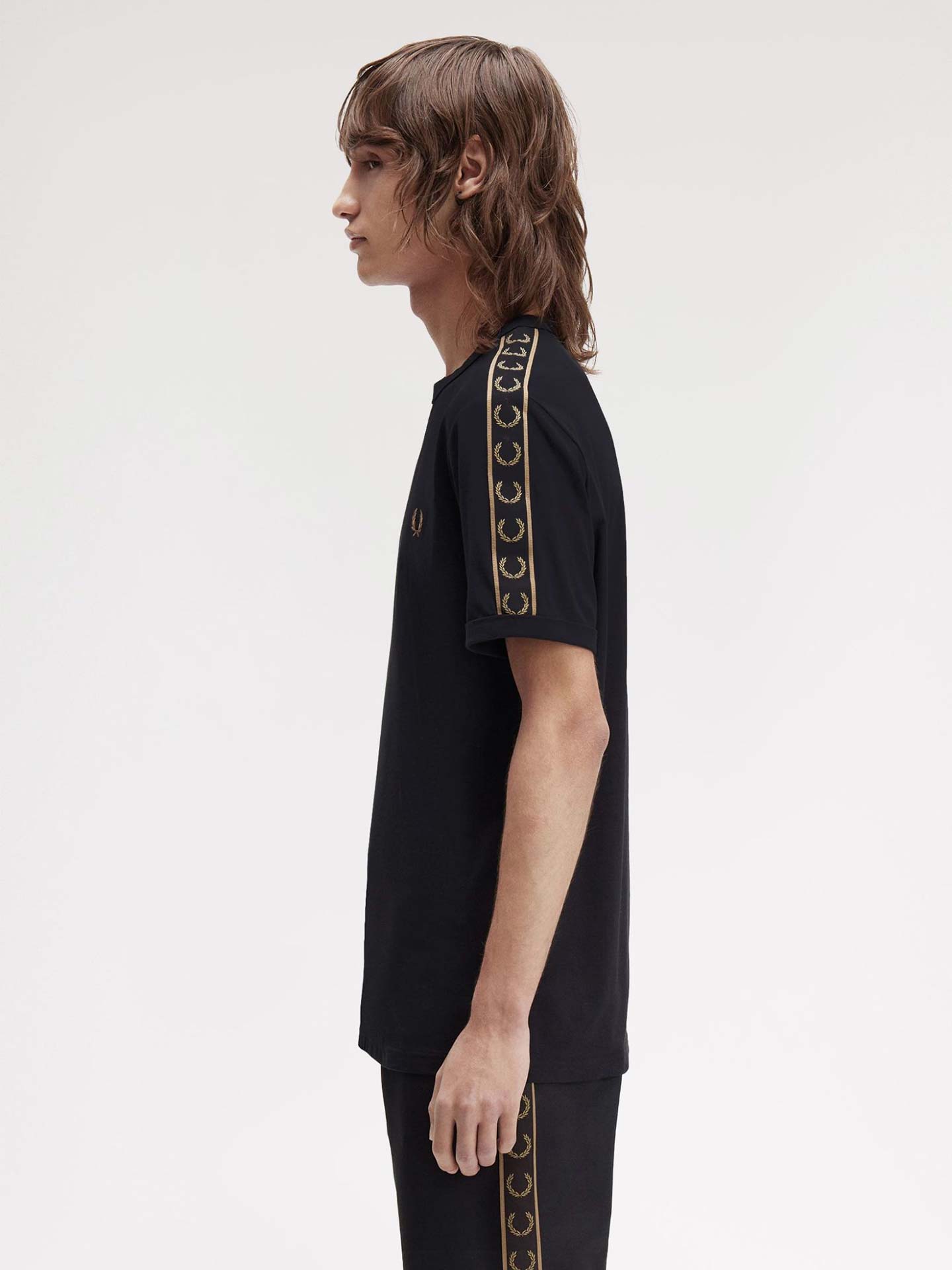 T-shirt Ringer com Fita Contrastante