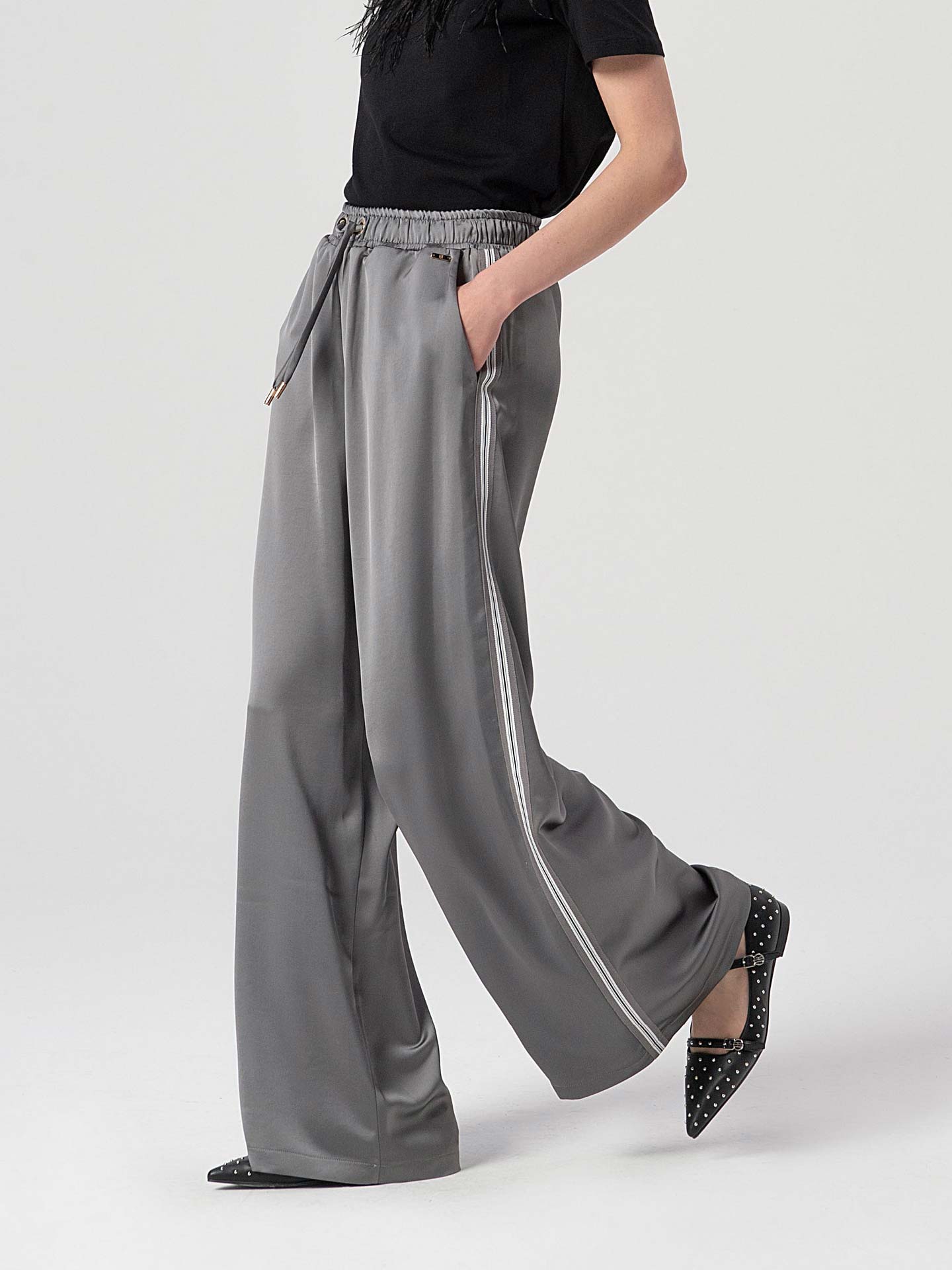 Calças Acetinadas Wide Leg