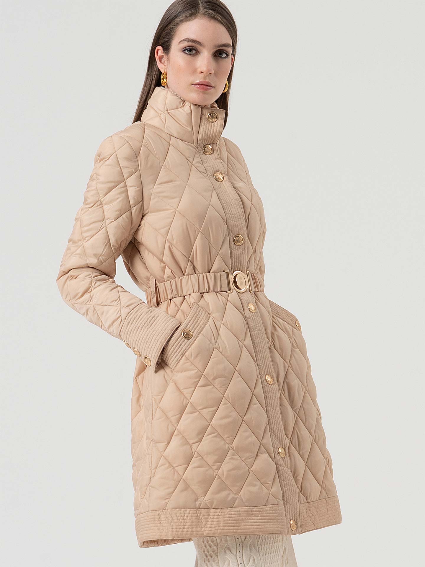 Blusão Acolchoado com Gola Alta