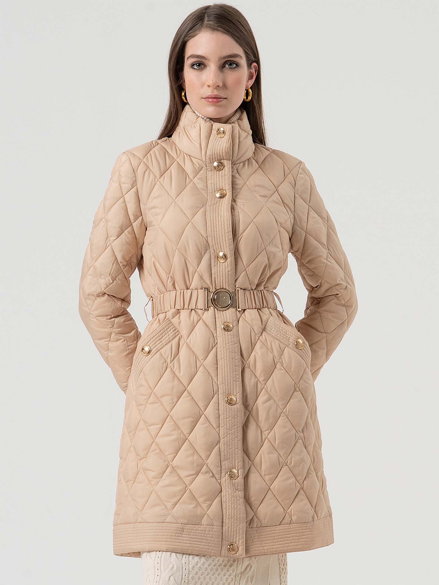 Blusão Acolchoado com Gola Alta