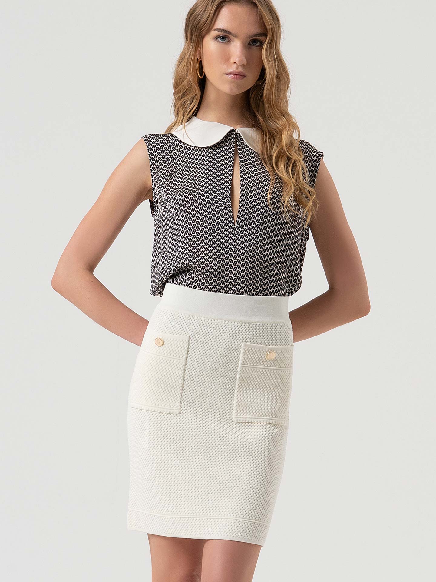 Saia Midi Justa em Tricô