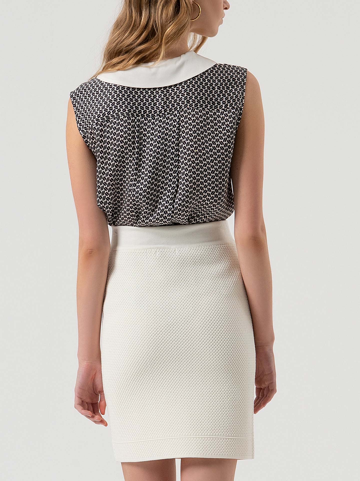 Saia Midi Justa em Tricô