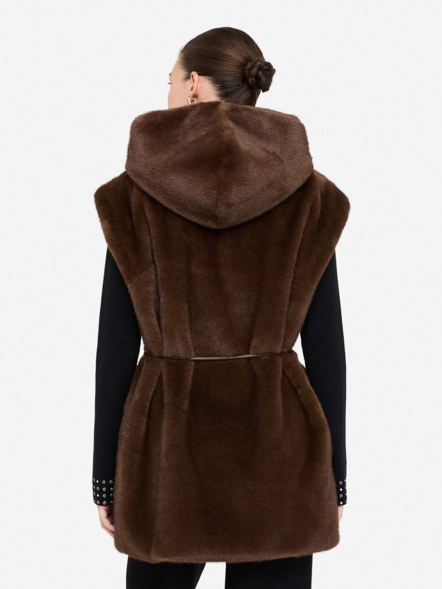 Colete com Capuz e Cinto