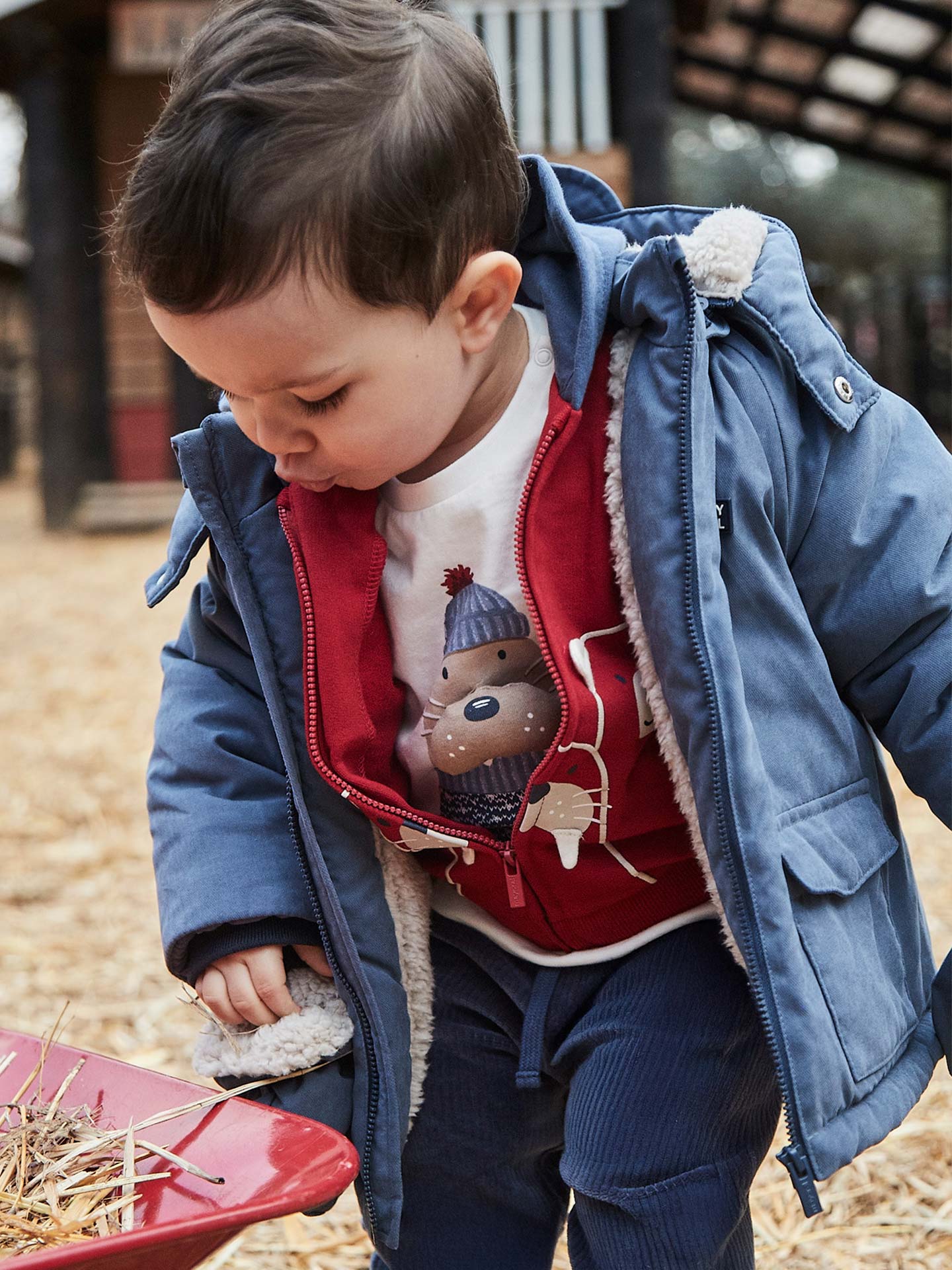 Blusão com Capuz e Luvas