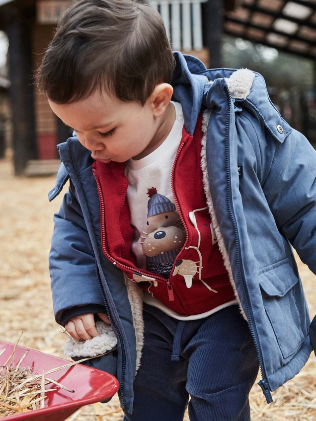 Blusão com Capuz e Luvas