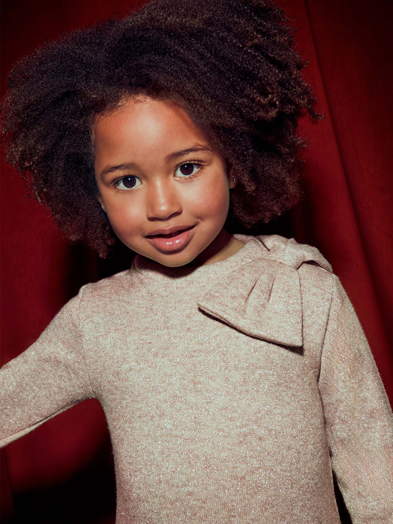 Vestido de Tricot com Folhos e Lao