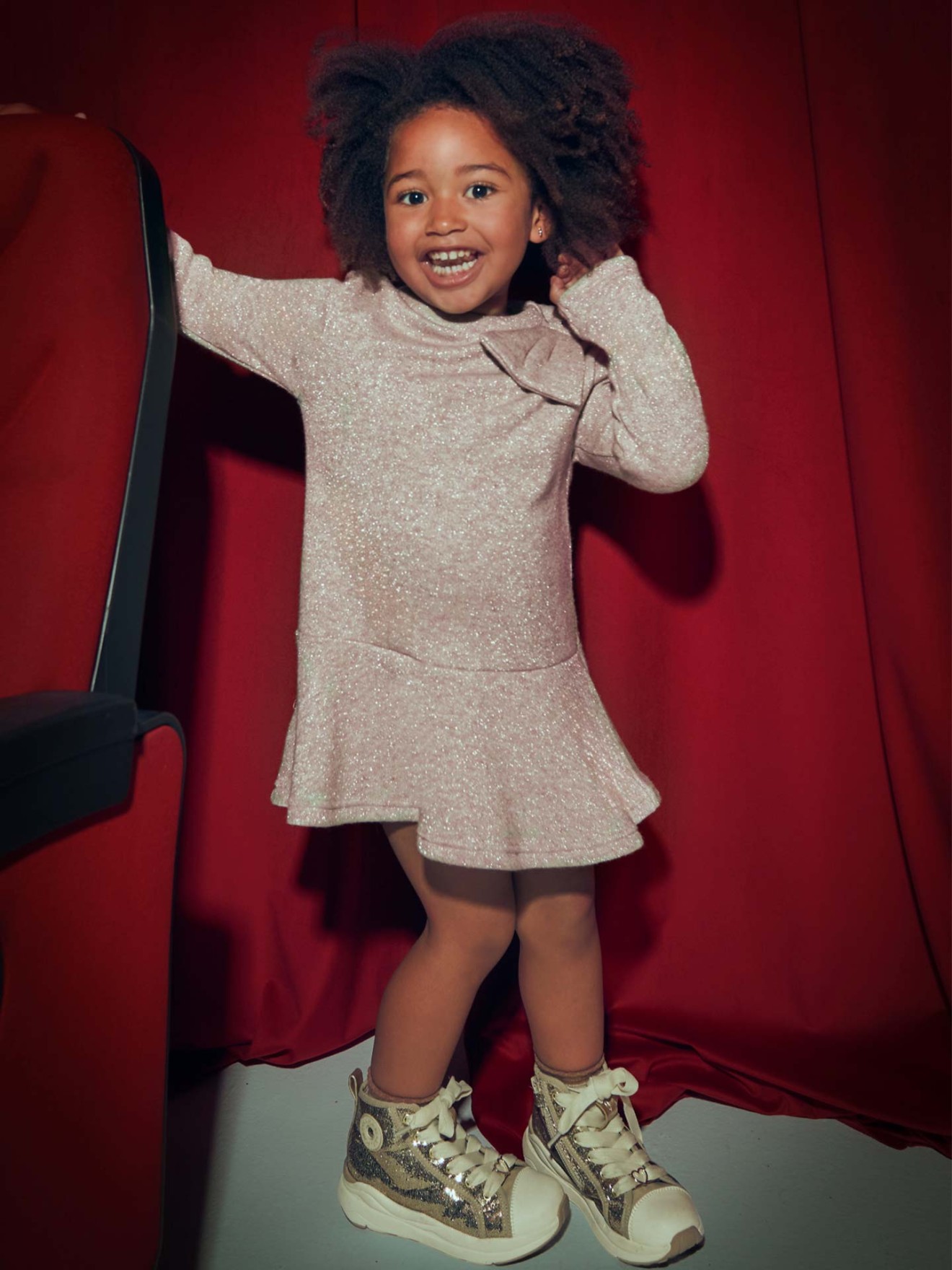 Vestido de Tricot com Folhos e Lao