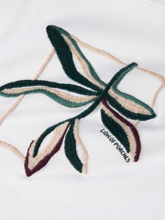 T-shirt com Bordado