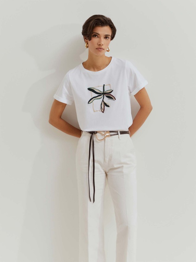 T-shirt com Bordado