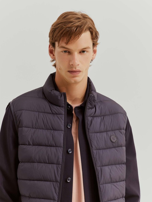 Colete acolchoado gola alta