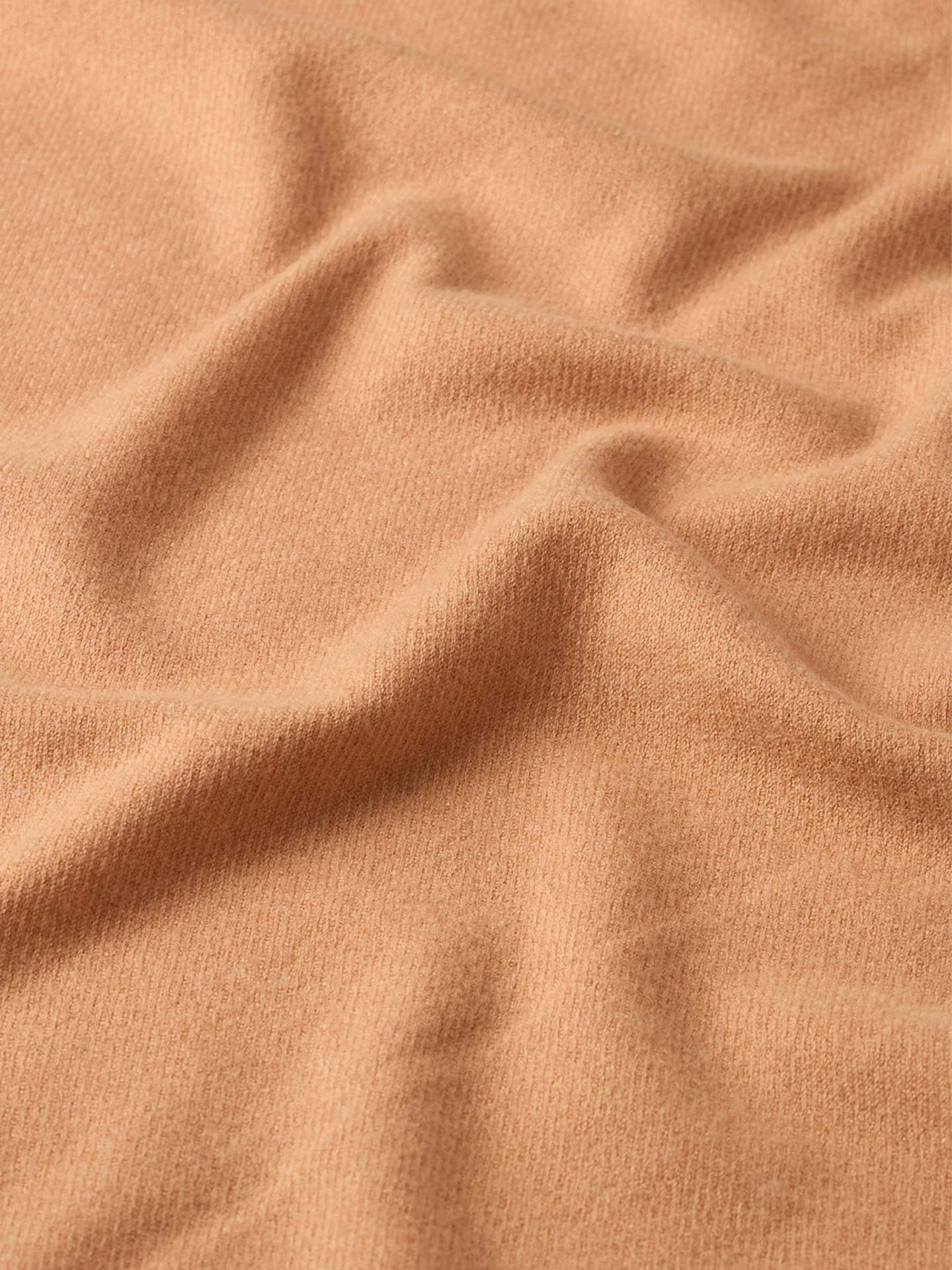 Cachecol com Franjas e Detalhe de Logo em Pele