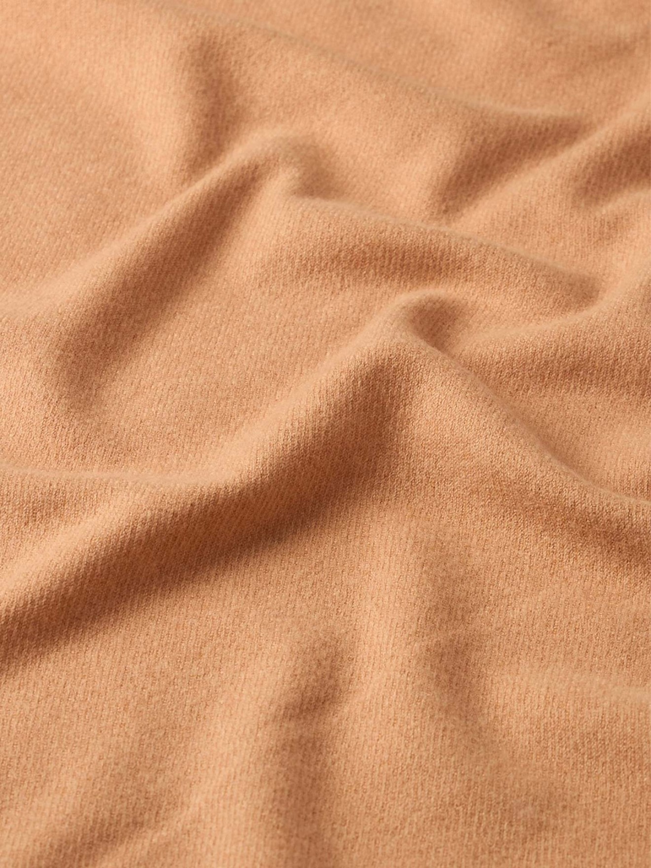 Cachecol com Franjas e Detalhe de Logo em Pele