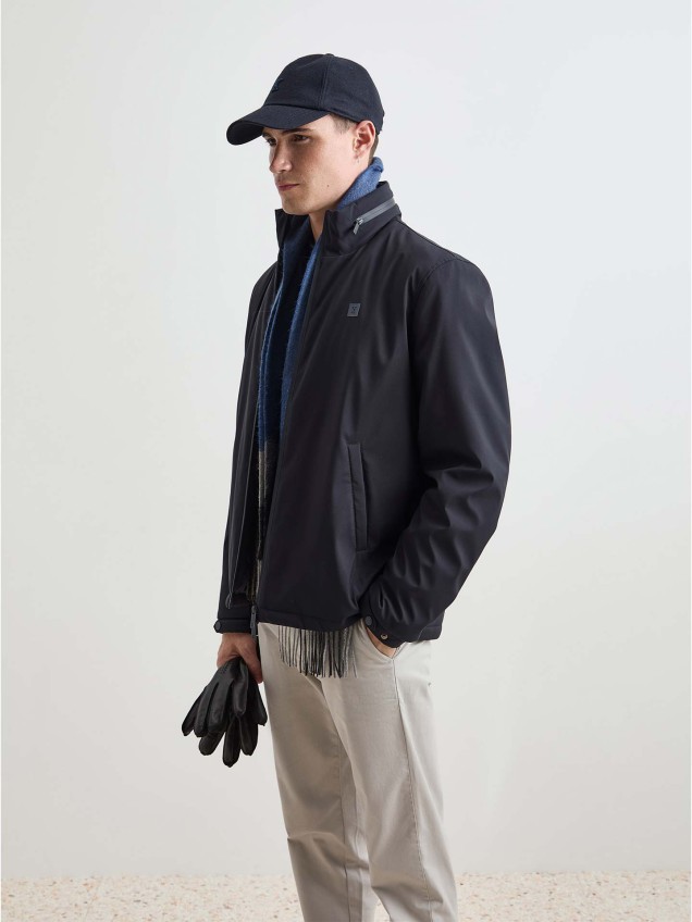 Blusão Leve com Capuz Oculto