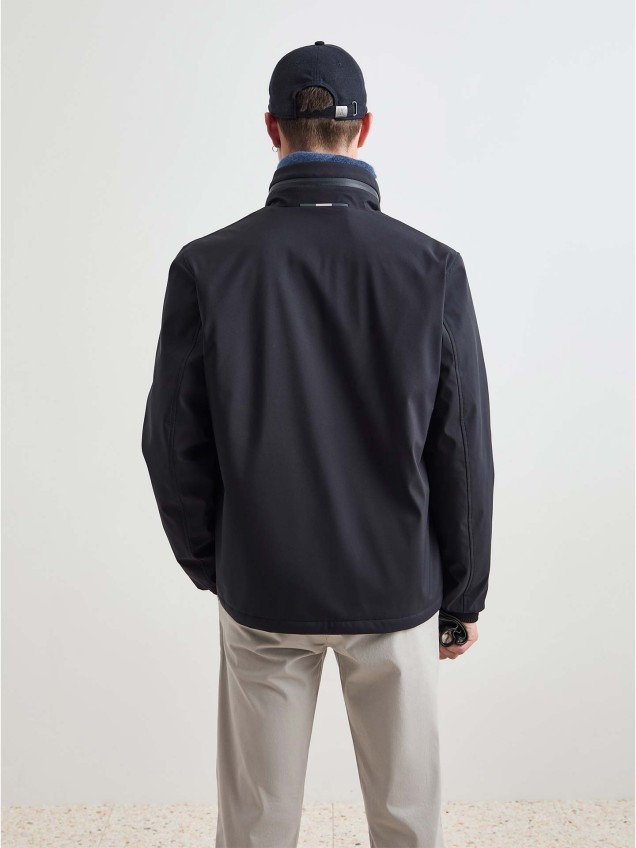 Blusão Leve com Capuz Oculto