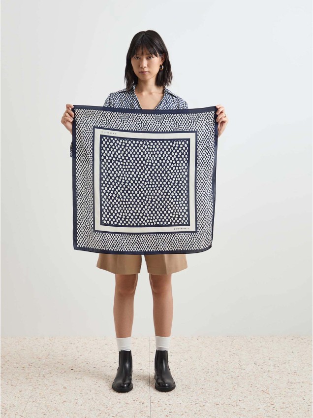 Lenço Quadrado Estampado