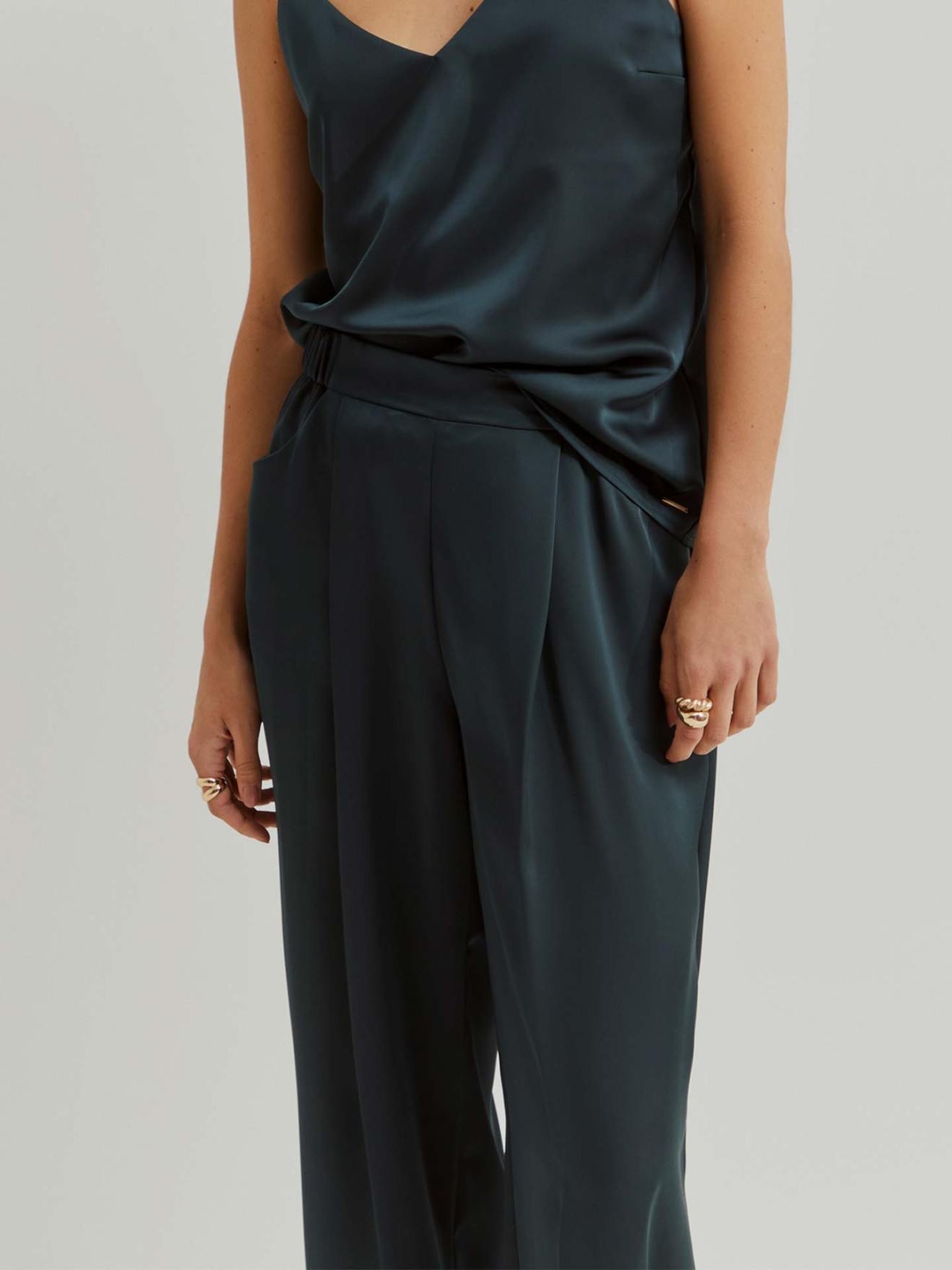 Cal�as Acetinadas Wide Leg