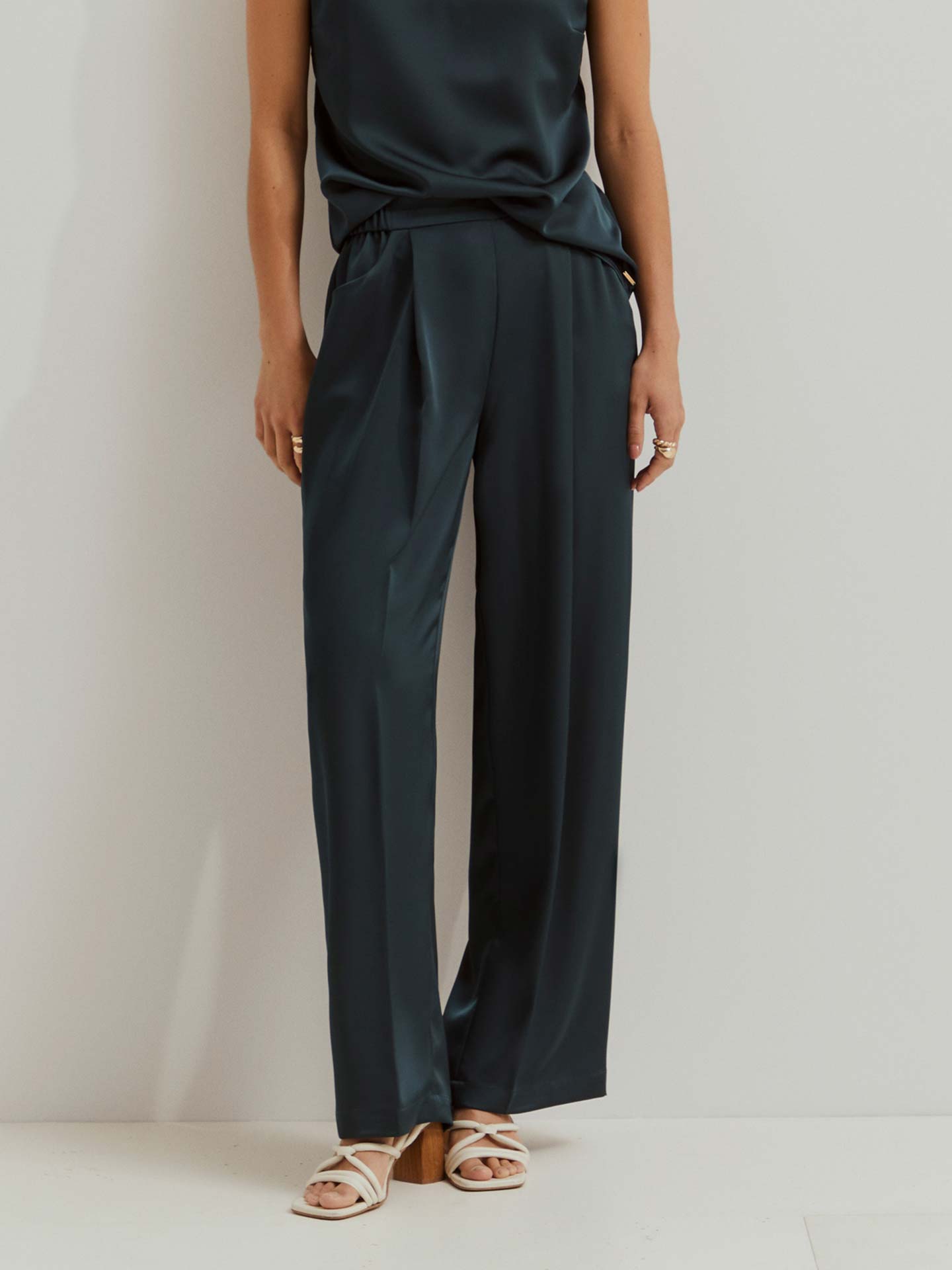 Calças Acetinadas Wide Leg