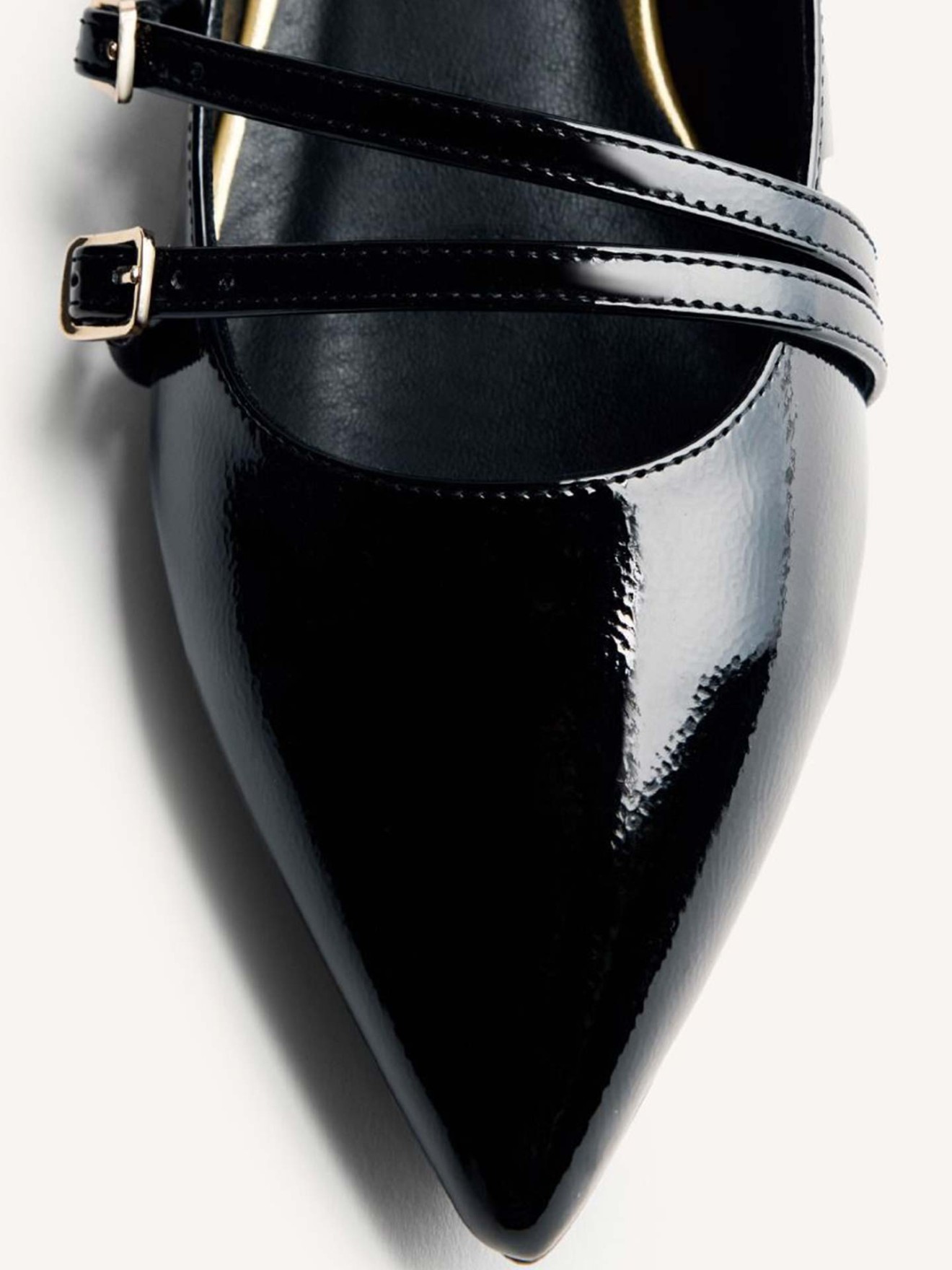 Sapatos de Verniz Lucan