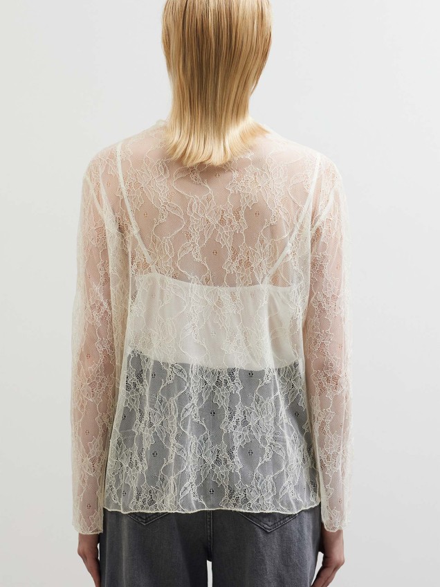 Blusa Transparente em Renda