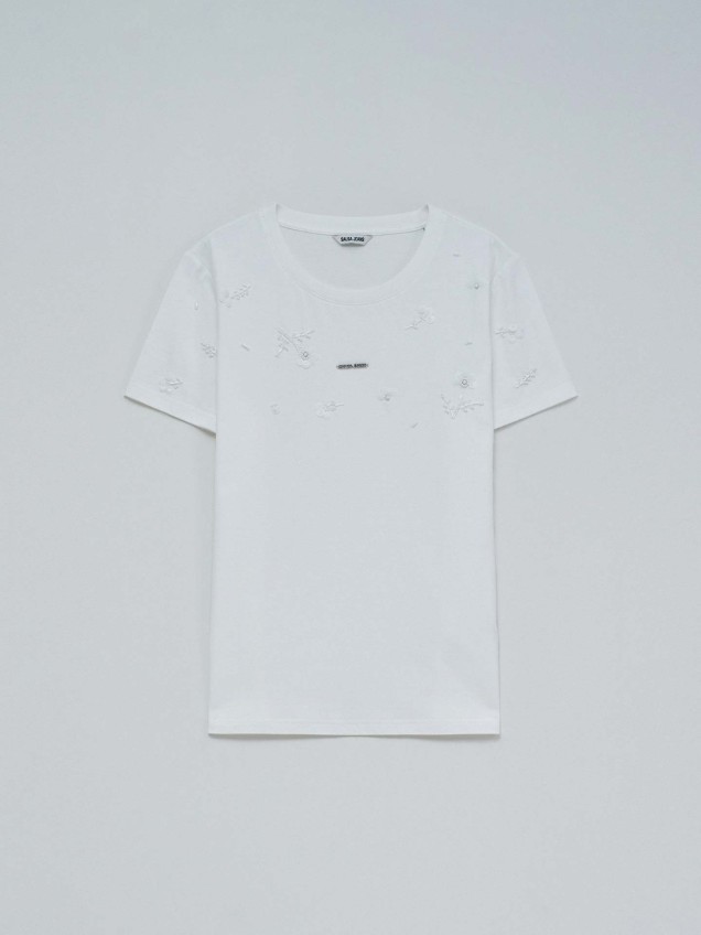 T-shirt com Aplicações de Missangas