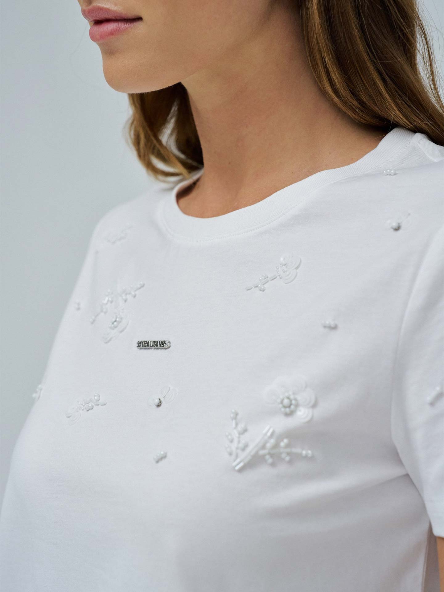 T-shirt com Aplicações de Missangas