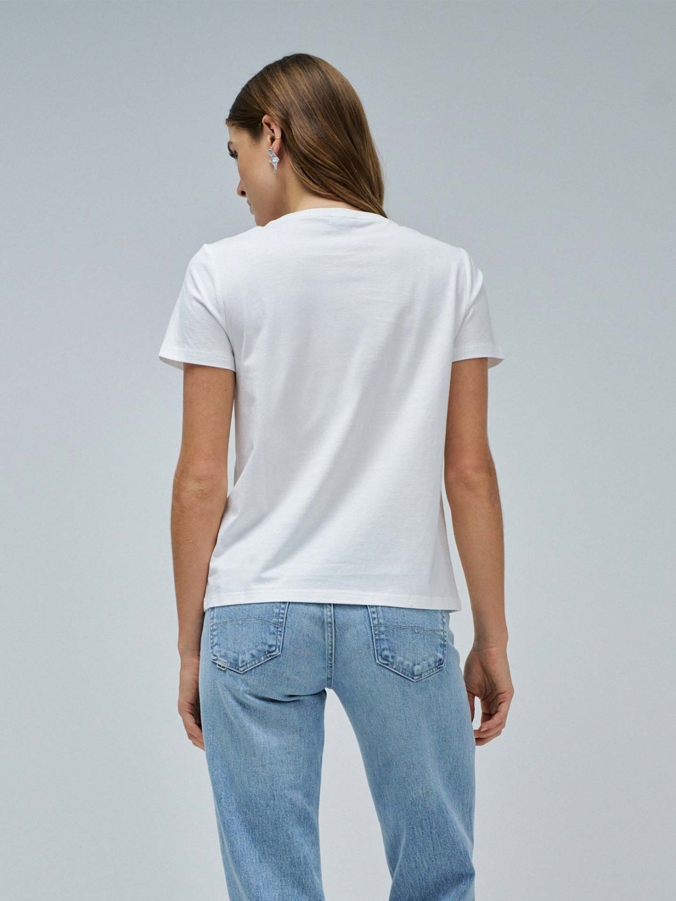 T-shirt com Aplica��es de Missangas