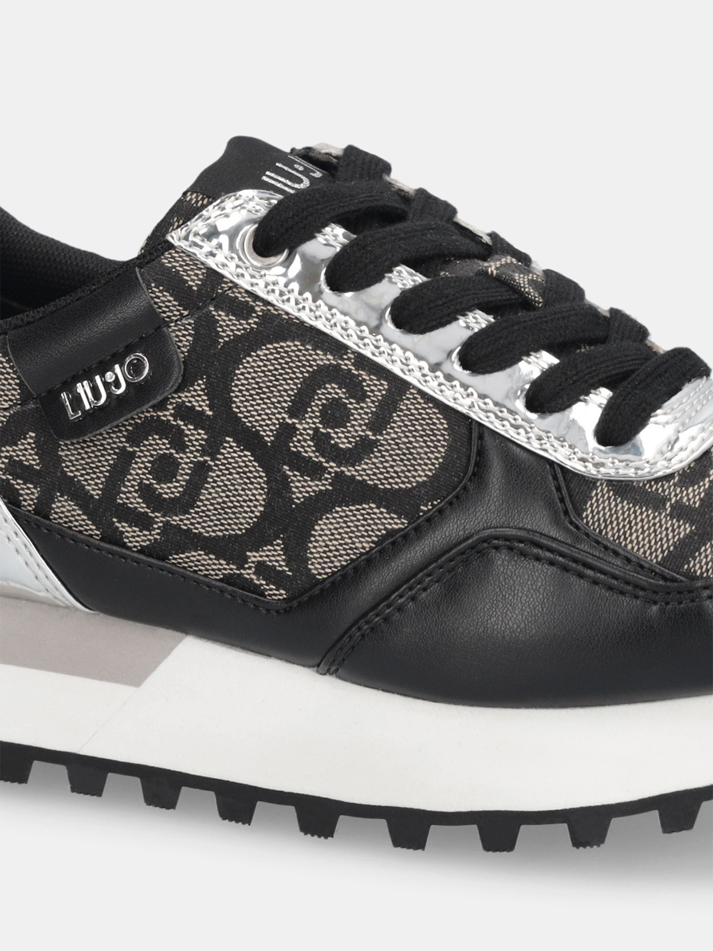 Sapatilhas com Monograma