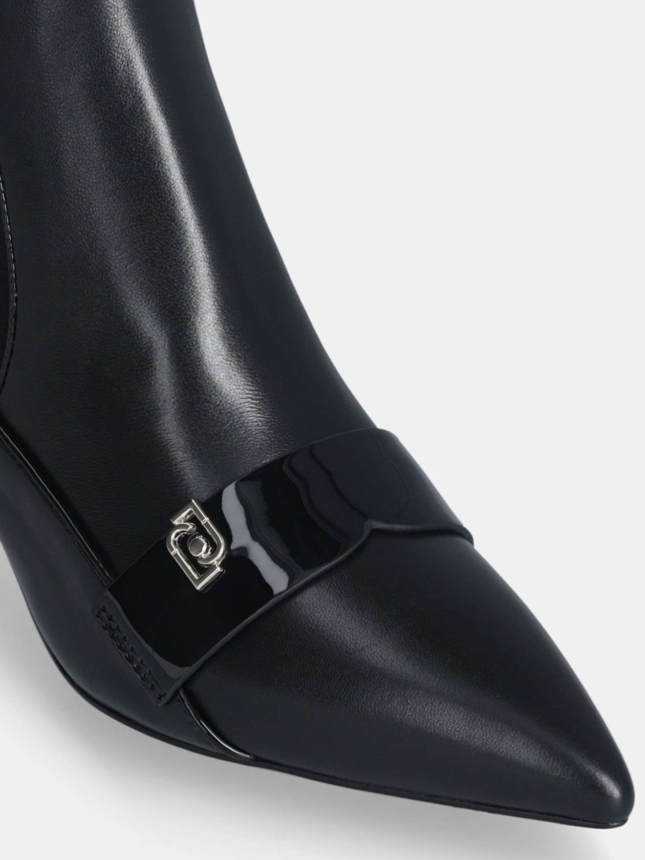 Botins de Pele
