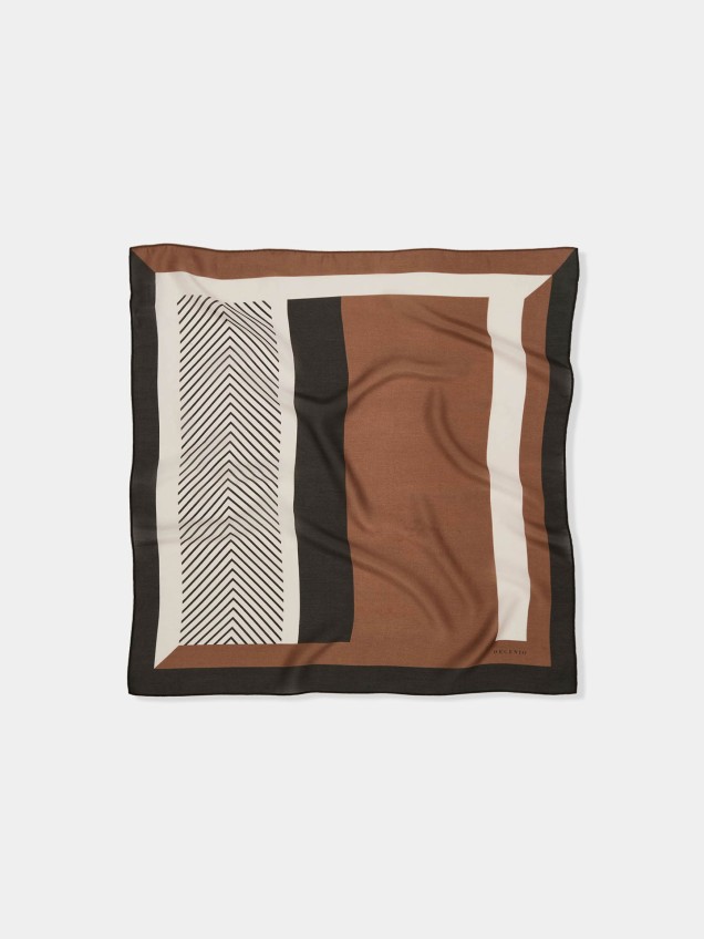 Lenço Quadrado com Padrão