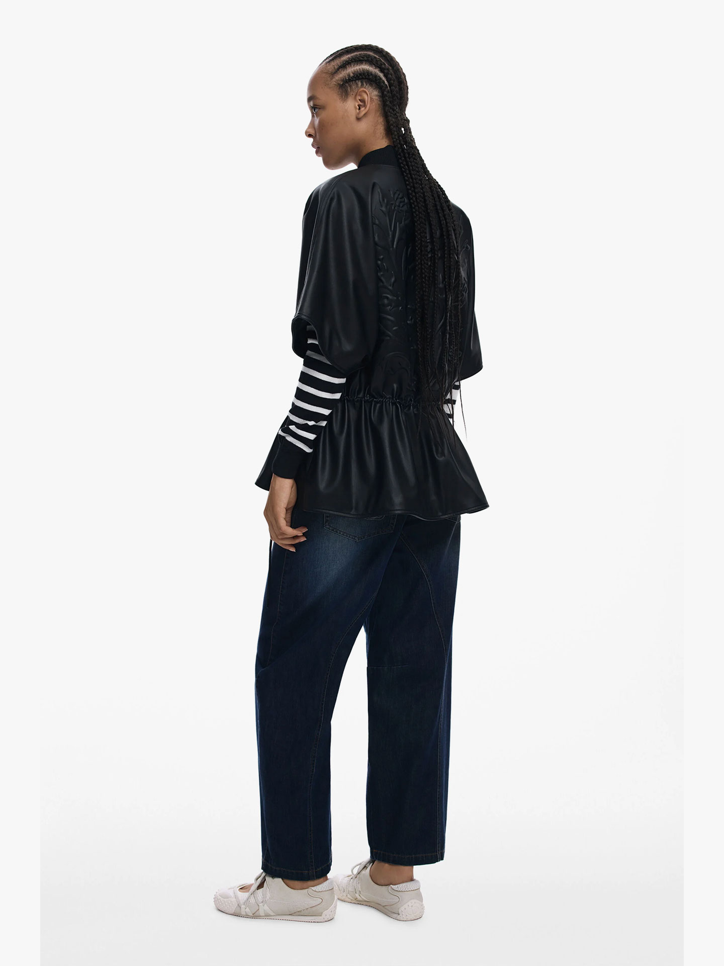 Poncho Efeito Pele com Relevos