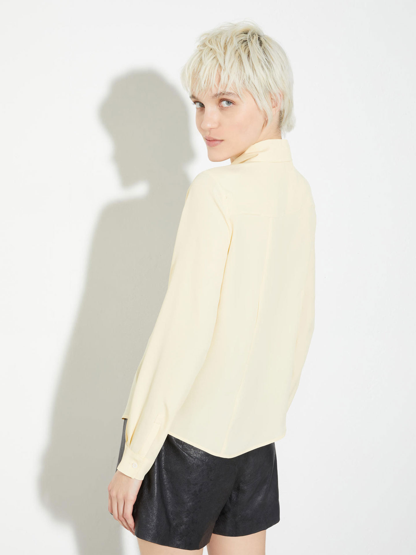 Camisa com Laço Ateneo