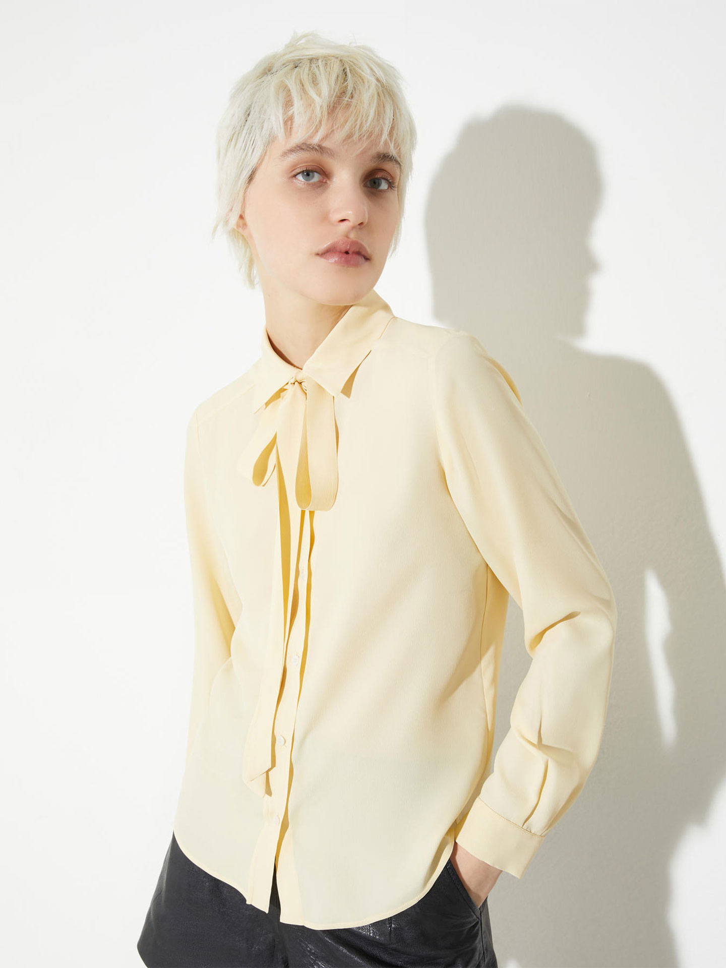 Camisa com Laço Ateneo