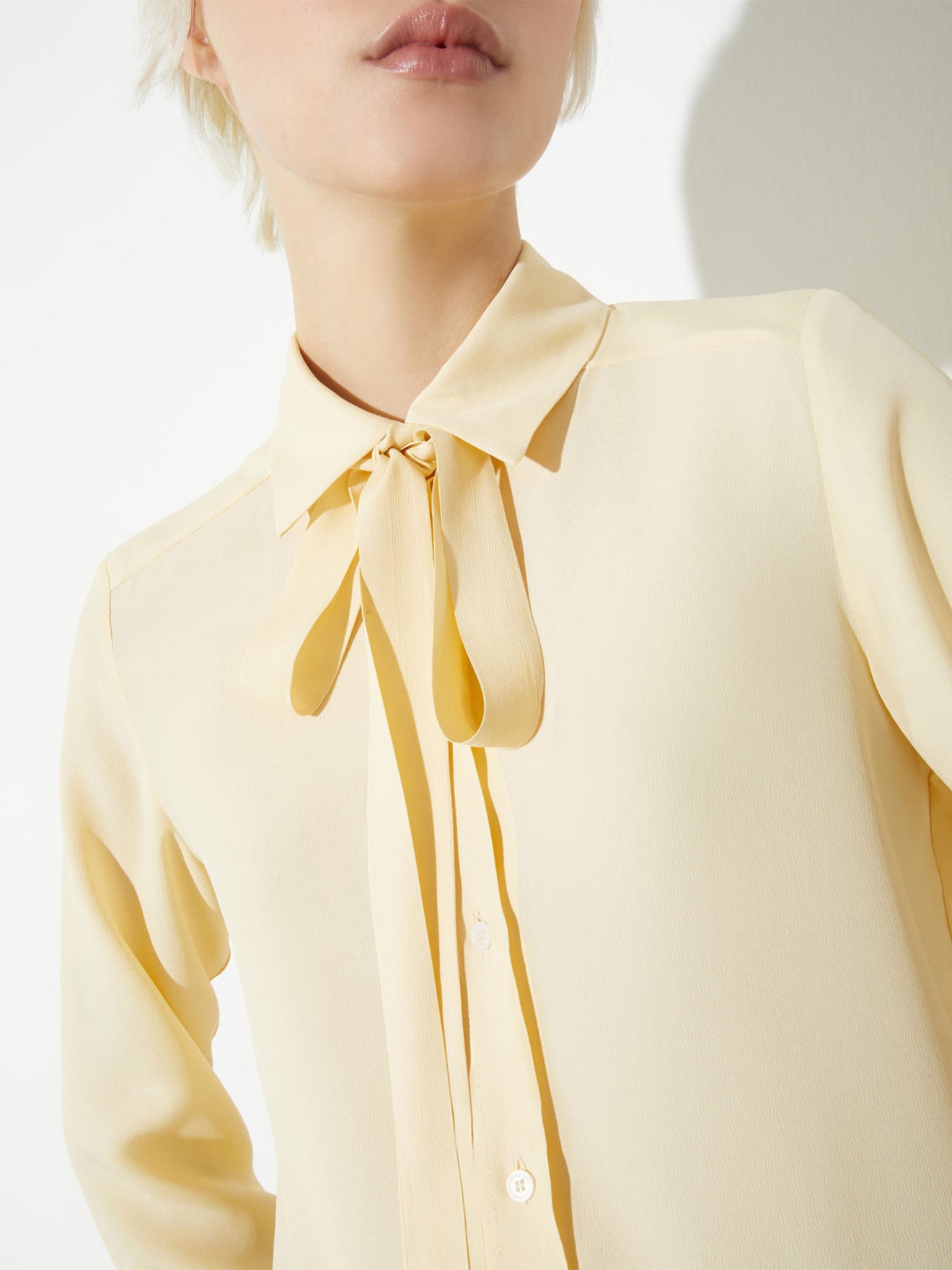 Camisa com La�o Ateneo