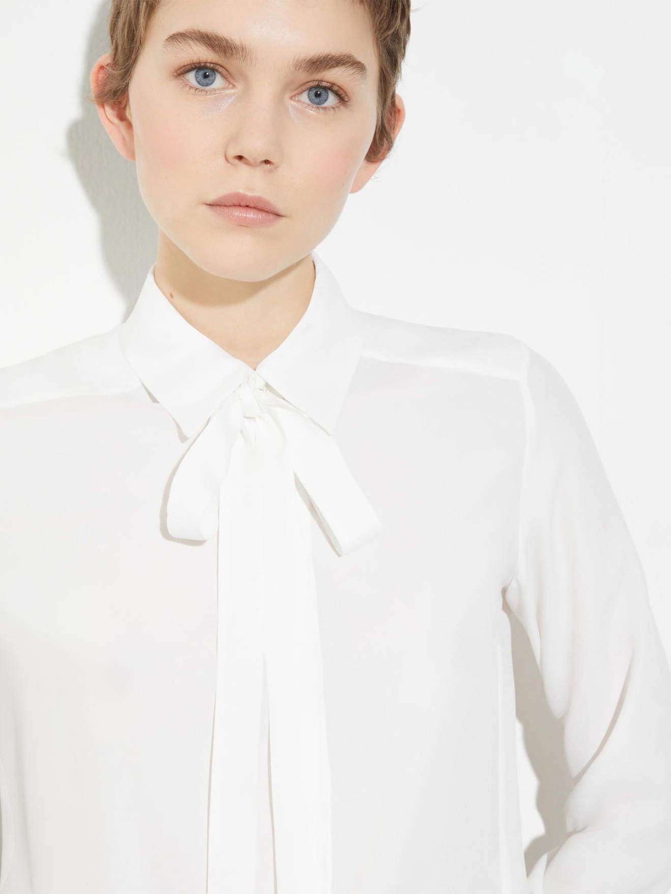 Camisa com La�o Ateneo