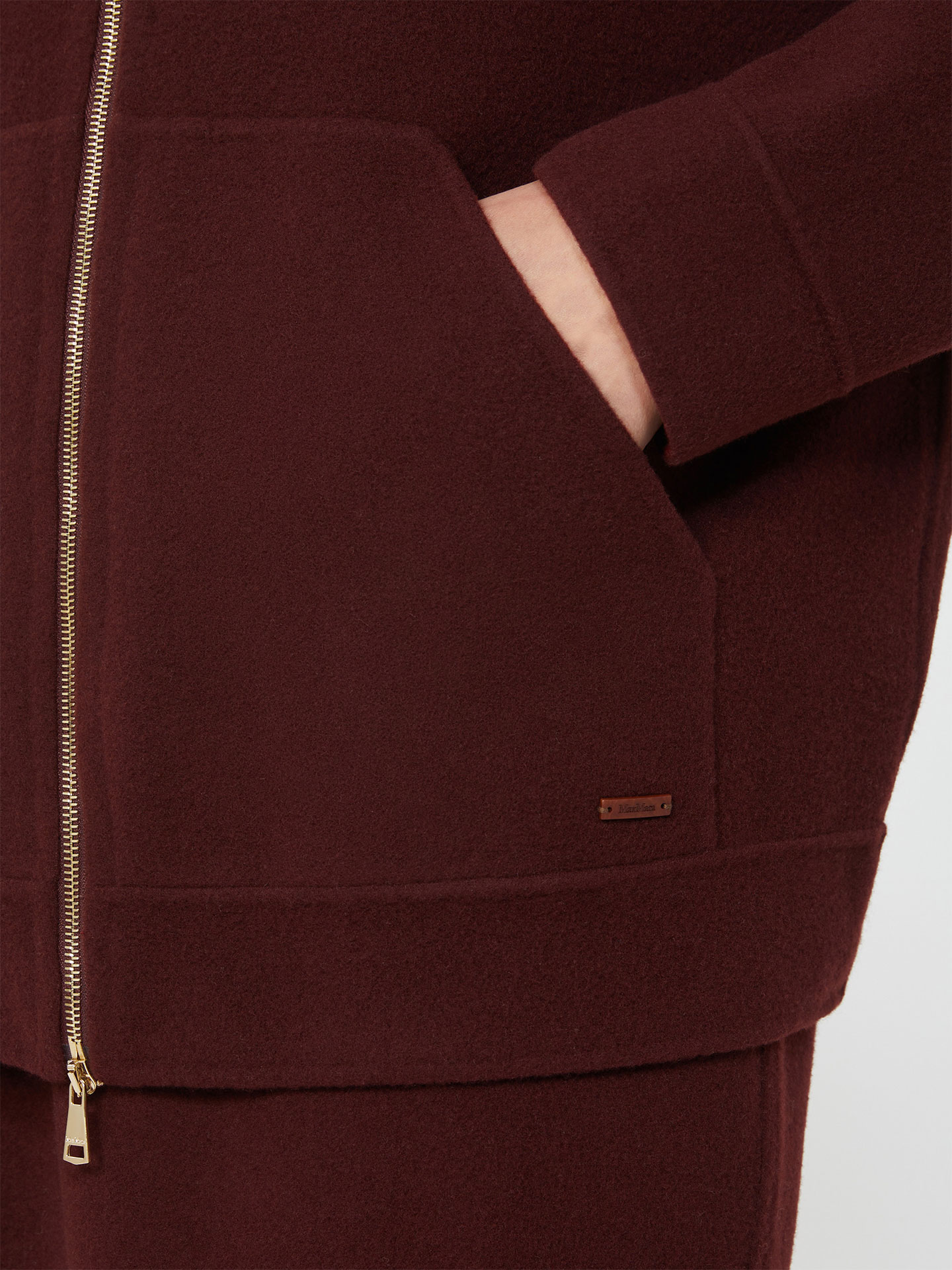 Casaco com Capuz Etuania