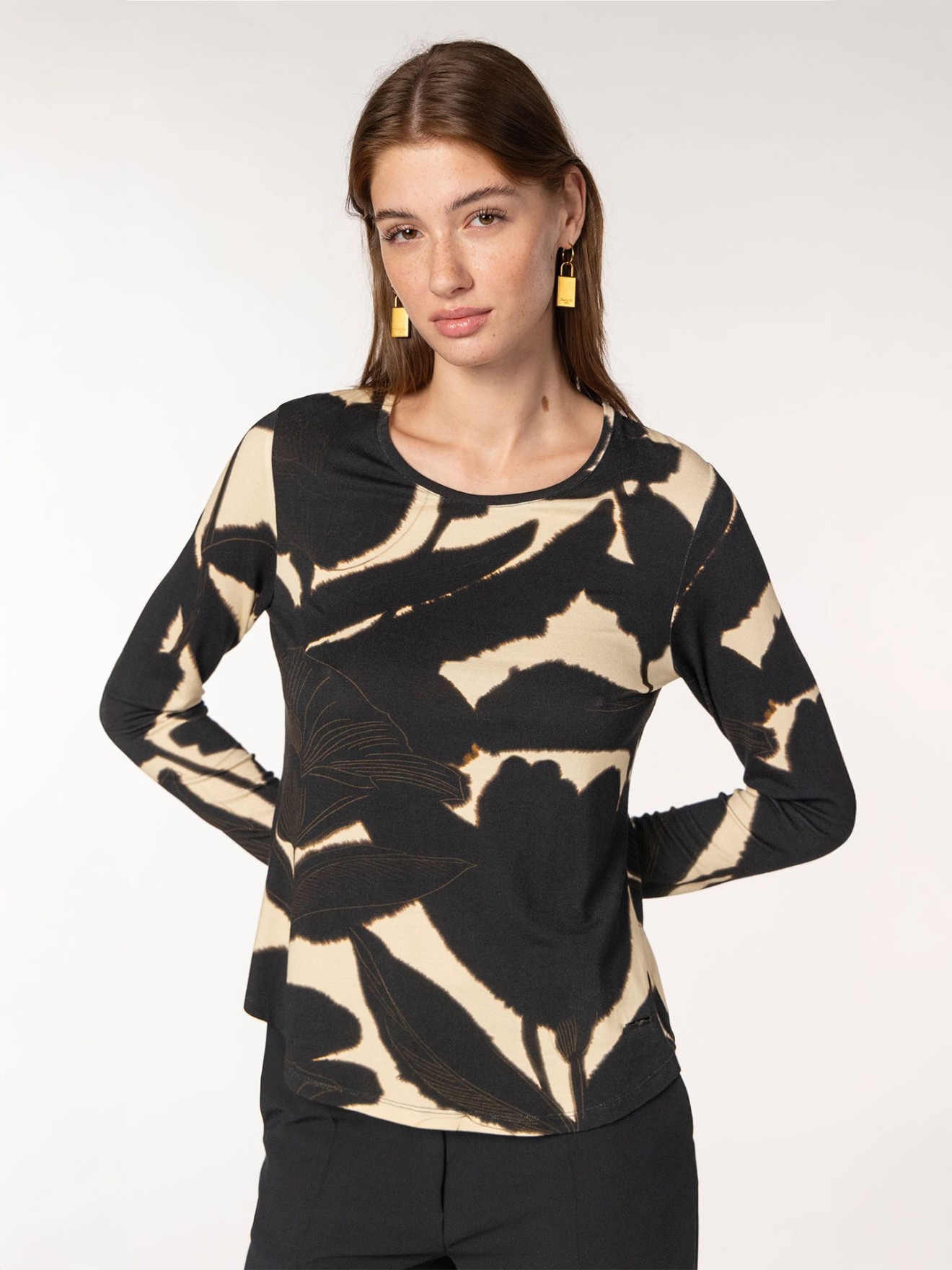 Blusa com Estampado Floral Abstrato