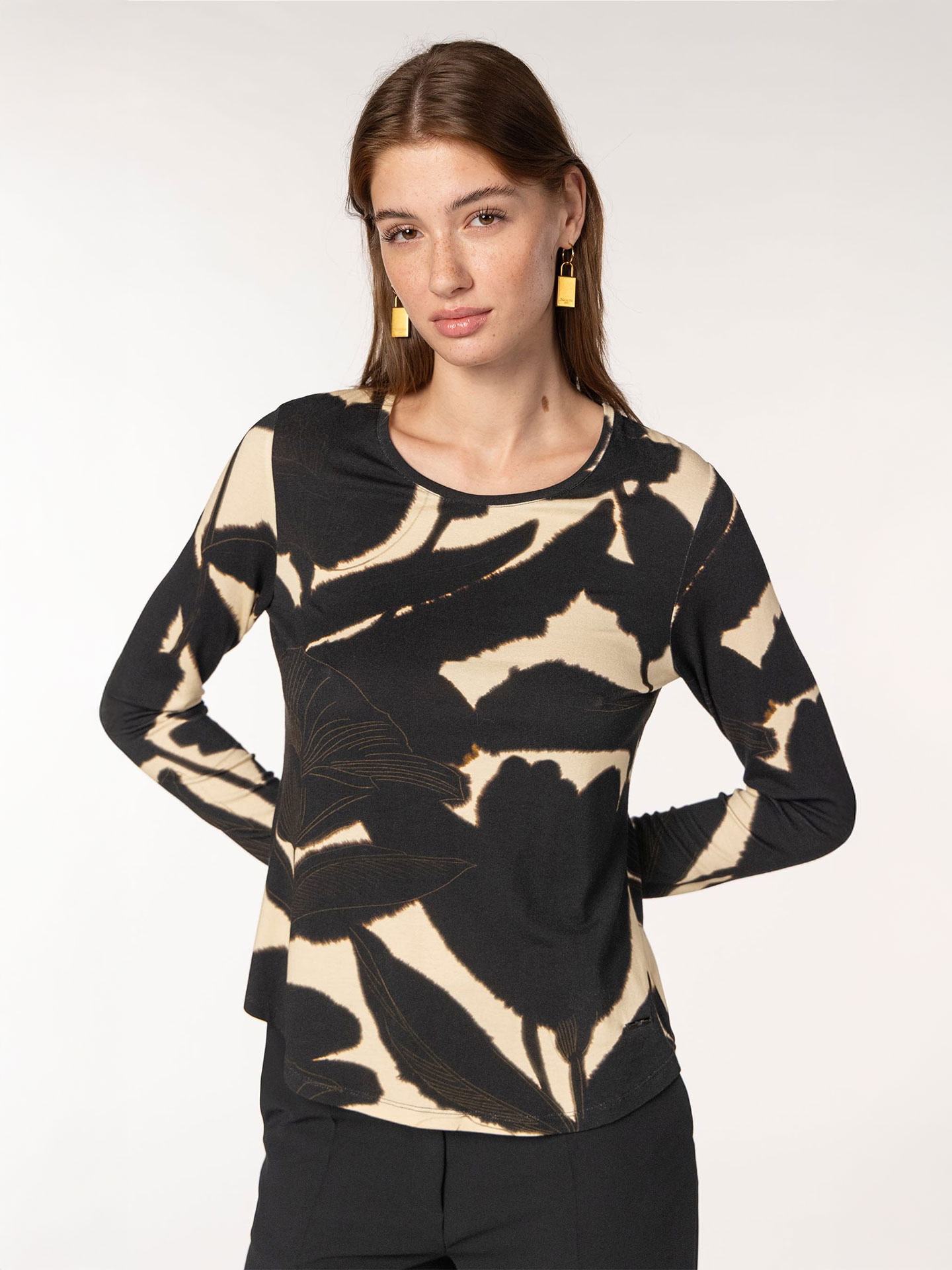 Blusa com Estampado Floral Abstrato