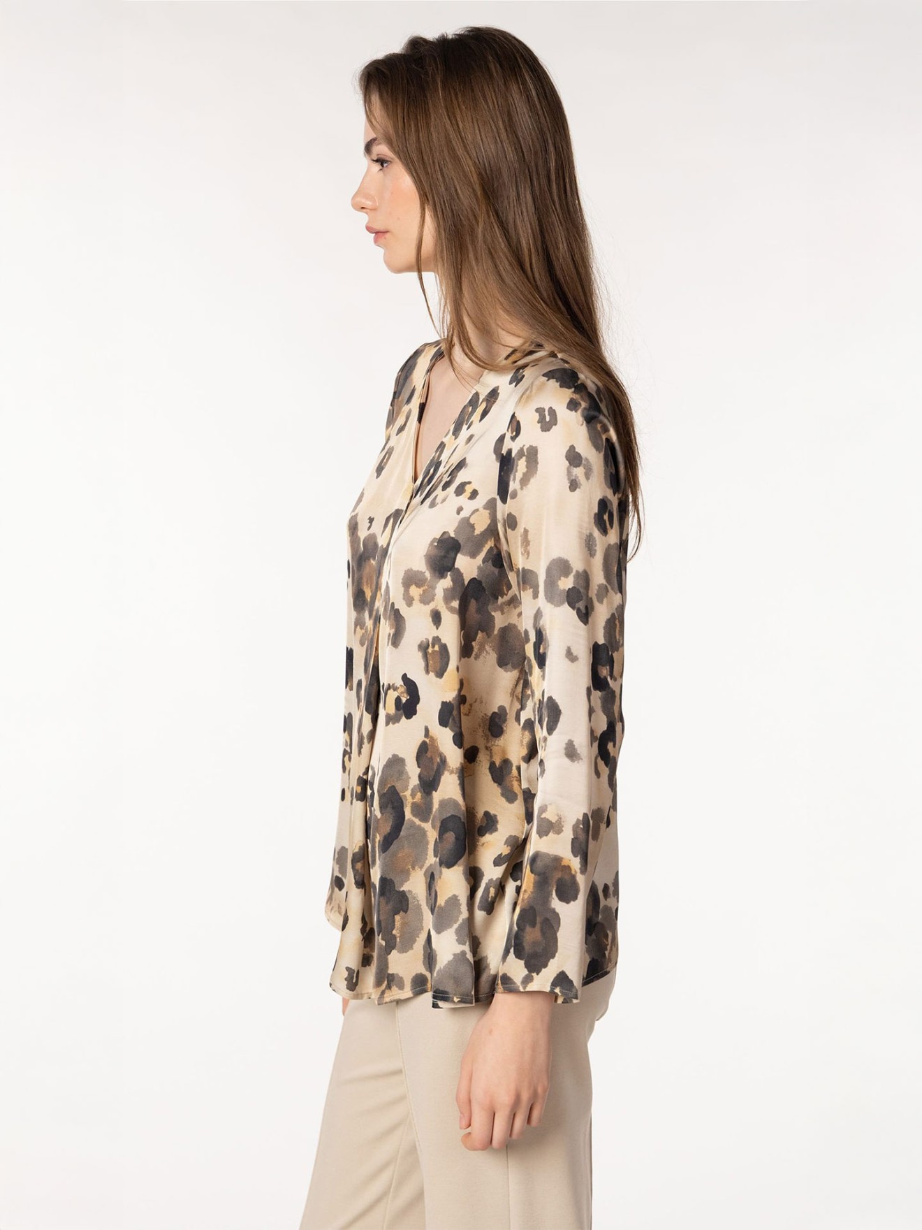 Blusa de Cetim com Estampado Animal