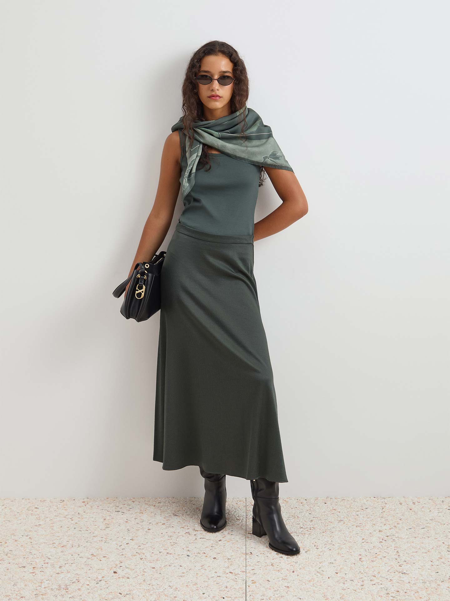 Saia Comprida Fluída